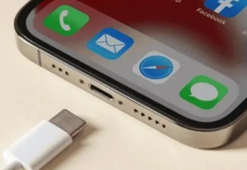 黔西南苹果15维修分享iPhone15改USB-C接口后能和安卓用户互借充电器吗